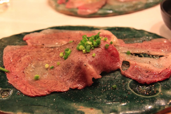 渋谷肉横丁肉寿司001.jpg