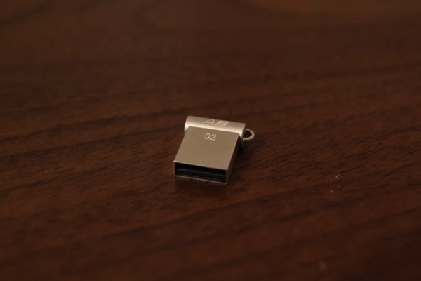 超小型USBメモリ32GB PATRIOT5.jpeg