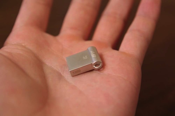 超小型USBメモリ32GB PATRIOT4.jpeg